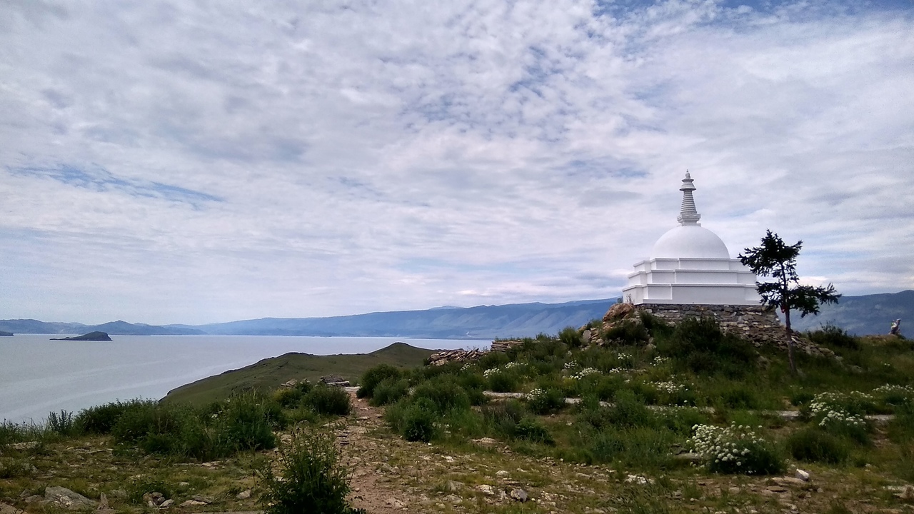 Буддийская ступа на острове Огой, Байкал