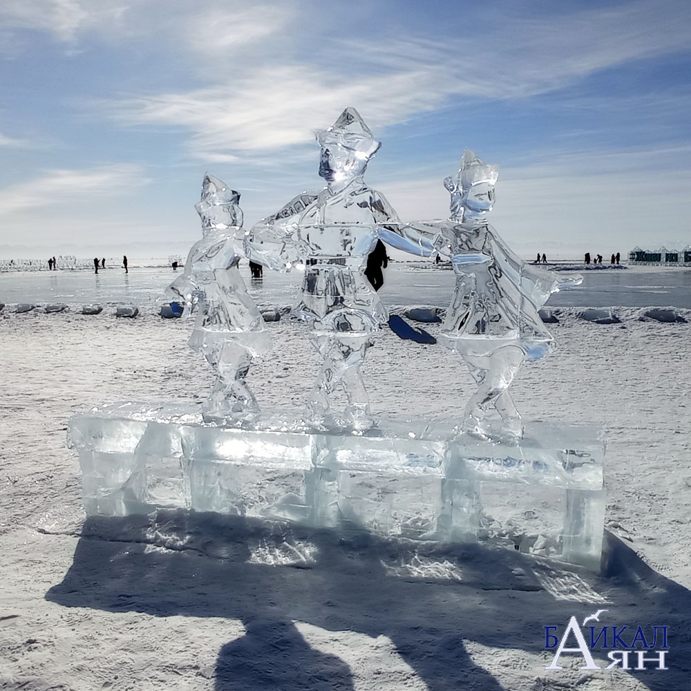 Ледяные скульптуры в Листвянке